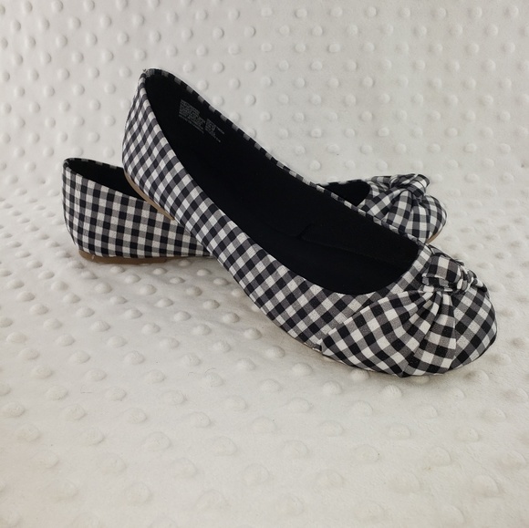 black and white checkered flats